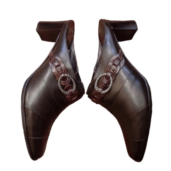 Brighton Tamia silver concho chocolate leather slip on clogs / mules size 9 - Picture 3 of 7